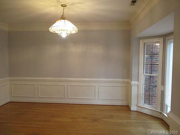 5th image of 4809 Crownvista Dr