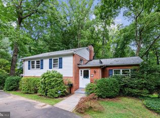 6347 Waterway Dr, Falls Church, VA 22044