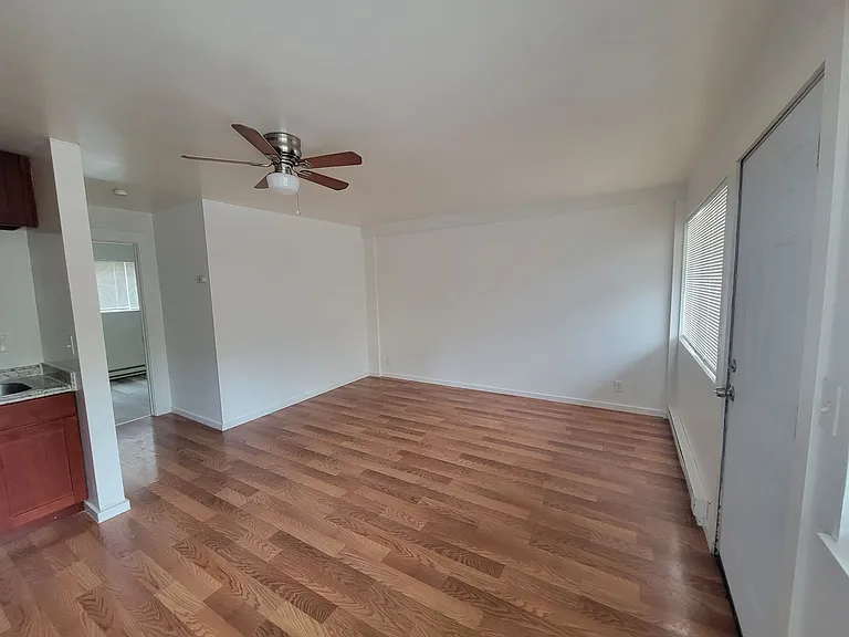 1458 S Columbian Way — Photo 6