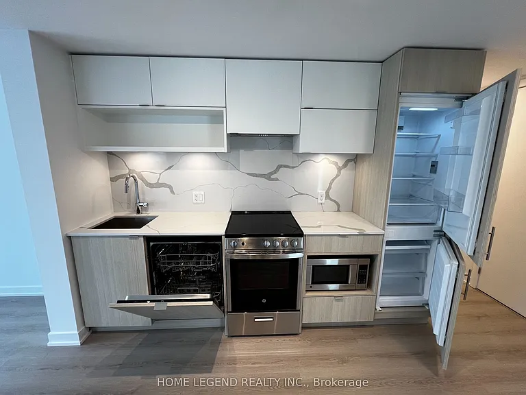 100 Queen St E #1515 — Photo 3