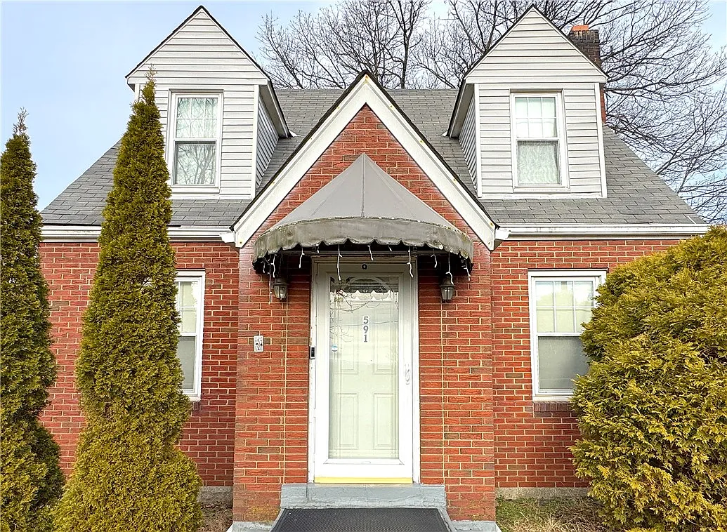 591 Virginia Ave photo 1