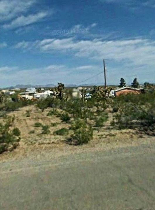 2nd image of 185 W Meadview Boulevard