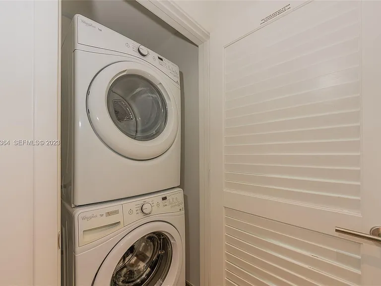 88 SW 7th St #1300 — Photo 10