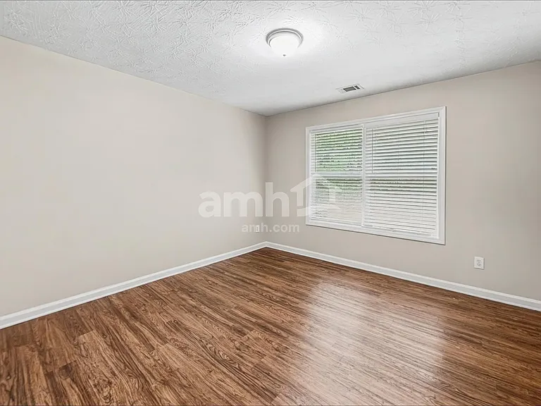1558 Great Shoals Cir — Photo 18