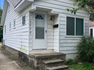 2040 Martin Rd, Ferndale, MI 48220