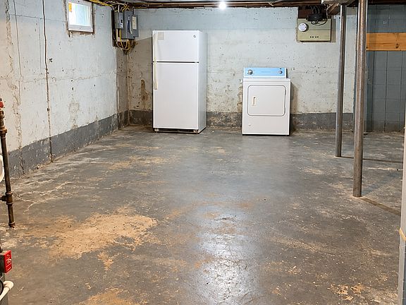 5th image of 137 Wilson St