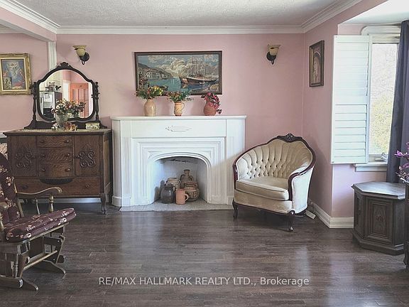 3rd image of 115 Lankin Blvd