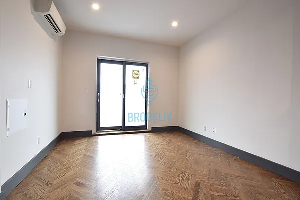 Rented by null | media 18