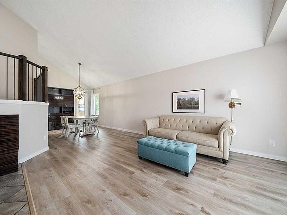 3rd image of 11 N Taylor Cres SE