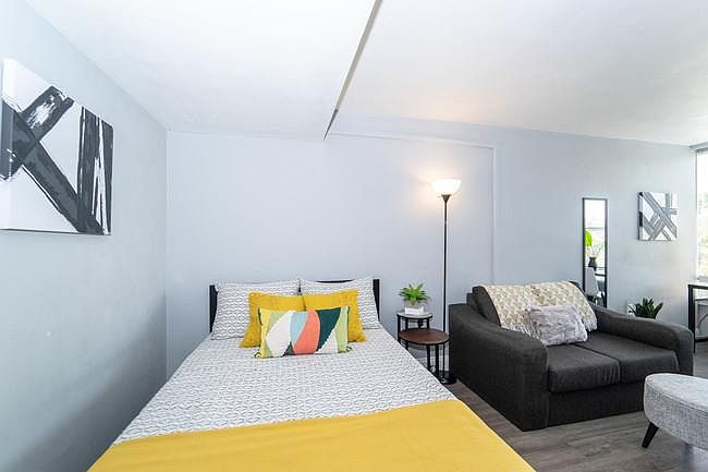 1st image of 1415-501 Chapel Dr #1415