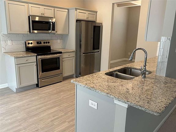 5th image of 940 Fellowship Rd