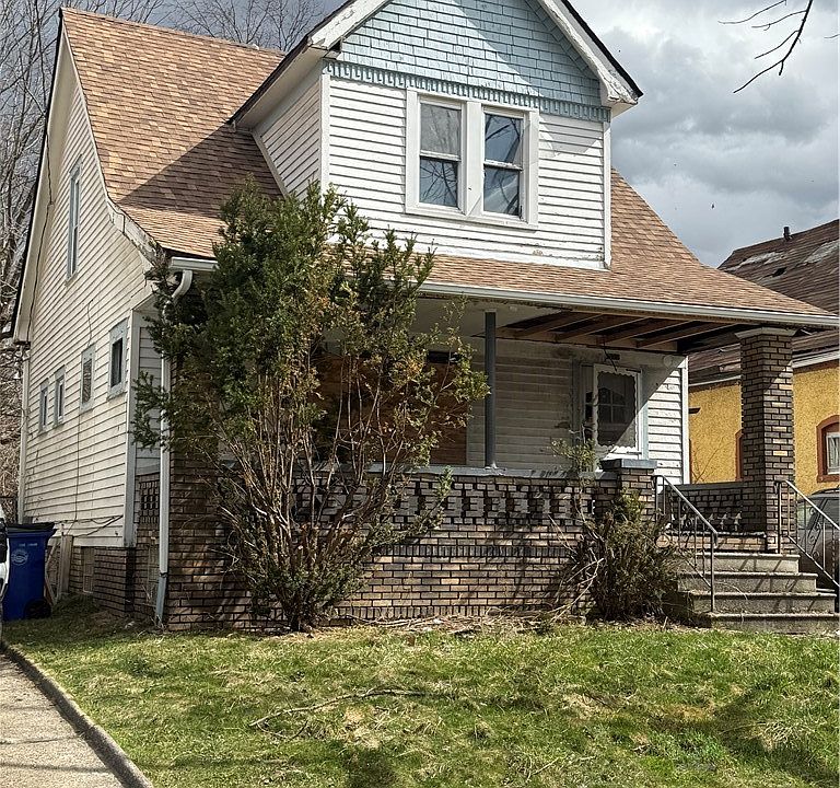 1st image of 3025 E 128th St