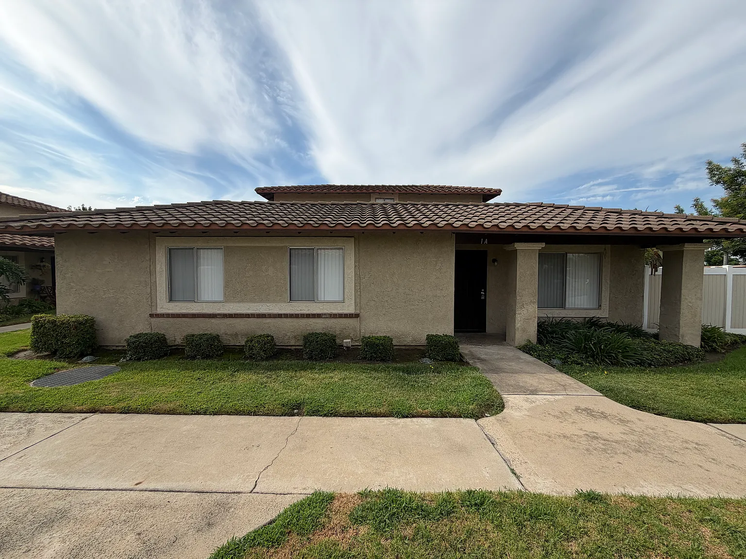 3 bed, 1053 sqft, $2,700 — Photo 2