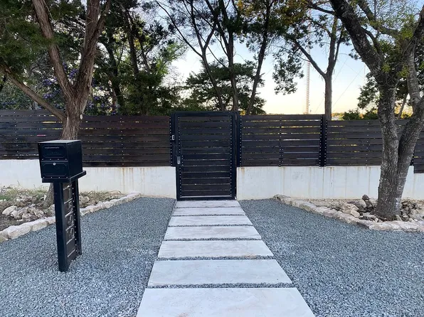 1500 Ridgecrest Dr, Austin, TX 78746
