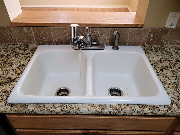 4th image of 3121 Johnston St APT 138