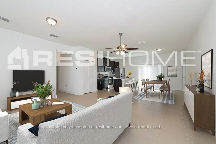318 Daffodil Ln — Photo 4