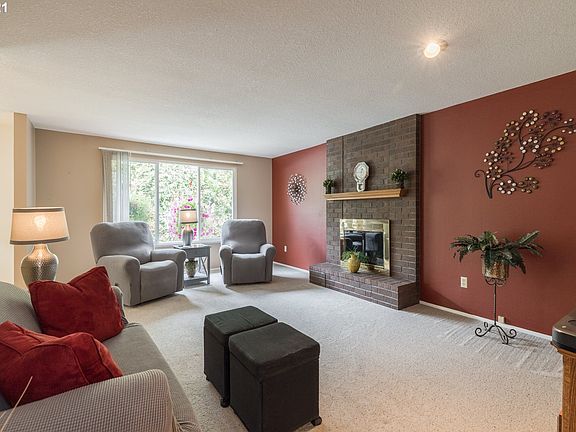5th image of 2426 SE Heather Ct