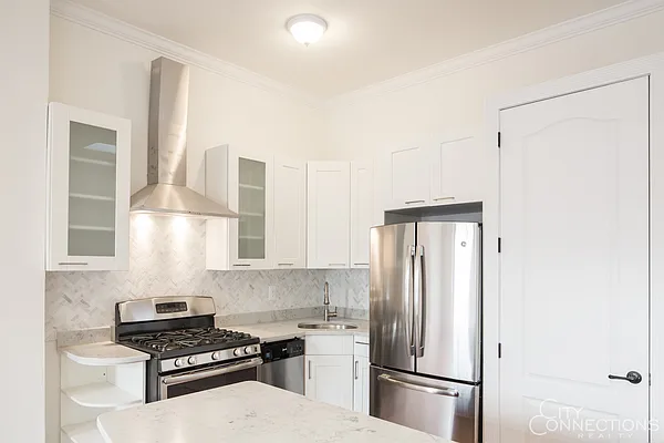 Rented by City Connections Realty | media 12