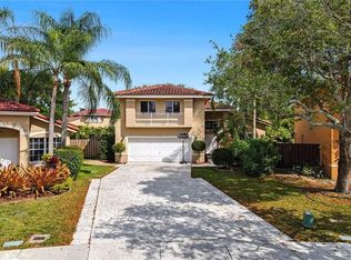 274 Vista Luna Dr, Davie, FL 33325