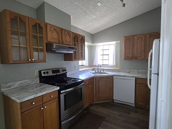 4th image of 11101 Lindsay Rd