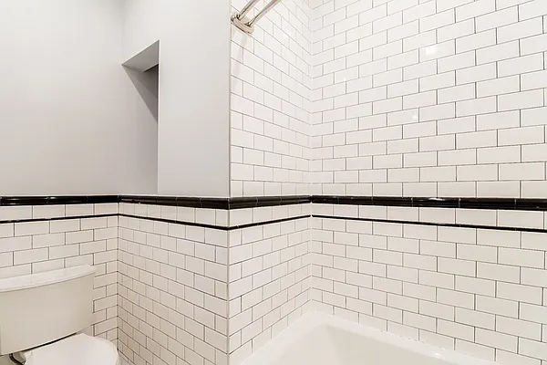 Rented by EXR | media 32