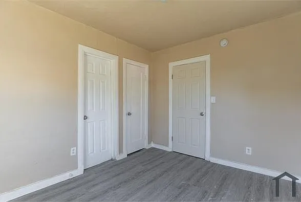 912 SW 35th St — Photo 5