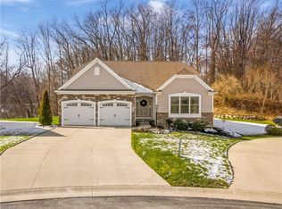 8816 Lake Bluff Dr NW, Massillon, OH 44646