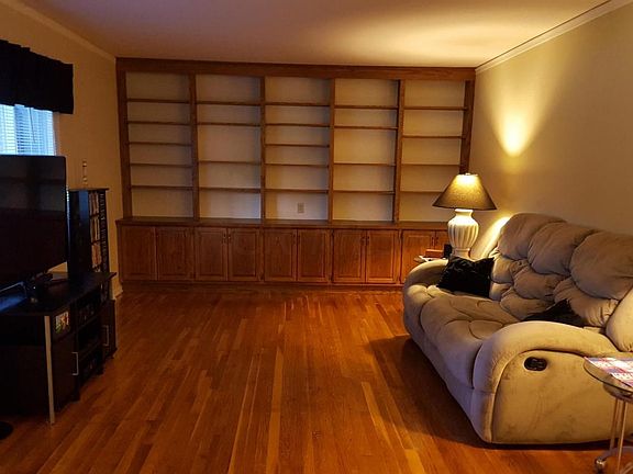 5th image of 6217 Oakhurst Dr