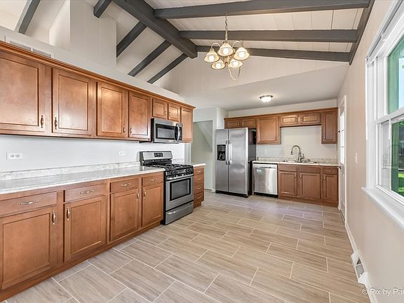 4th image of 6 Knollwood Dr