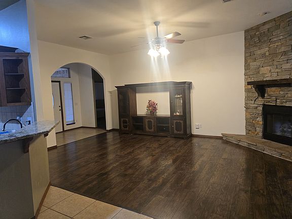 5th image of 16300 Vicki Dr