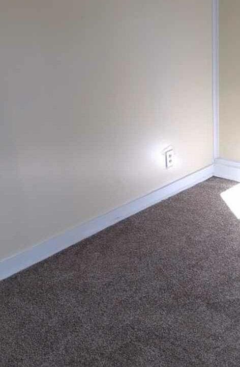 2nd image of 10 Thomas Dr APT 2