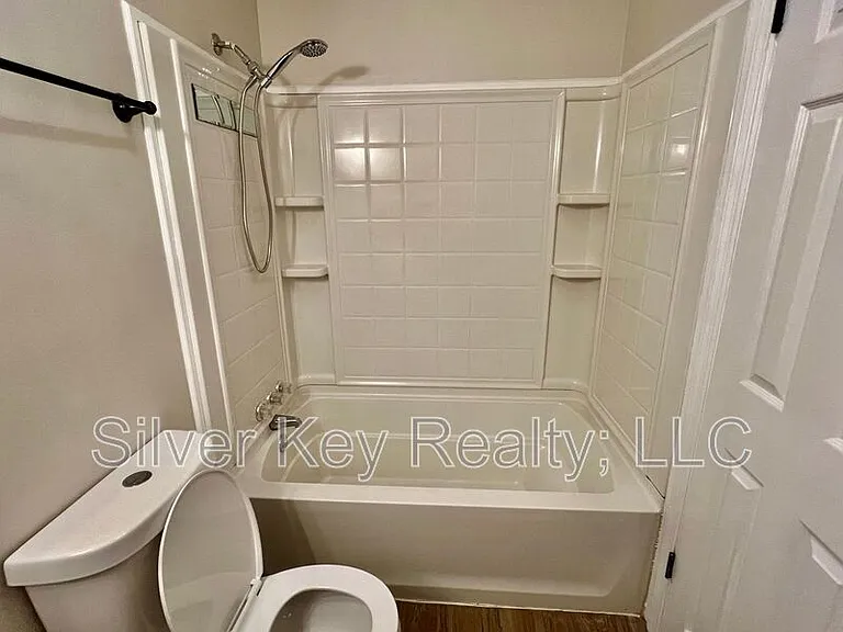 206 Riggs St — Photo 8