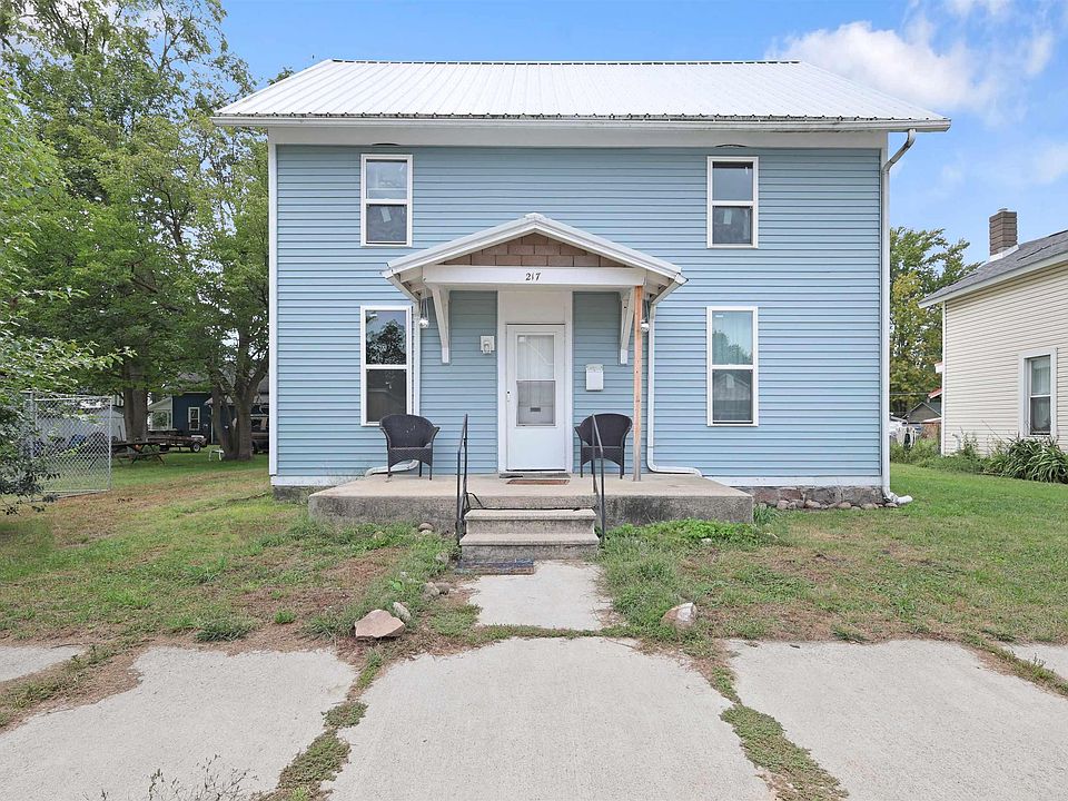 1st image of 217 S 9th St