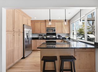 140 Birnamwood Dr, Burnsville, MN 55337