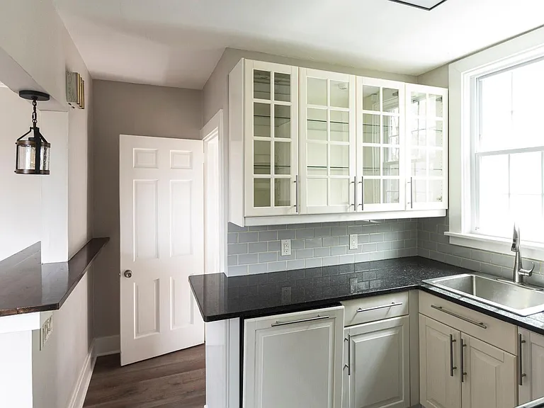216 Edward Ave — Photo 8