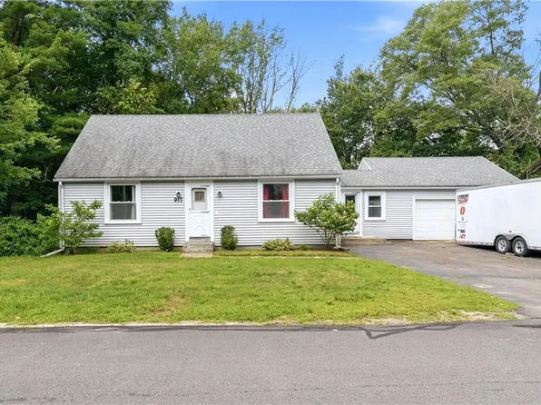 917 Woonsocket Hill Rd, North Smithfield, RI 02896