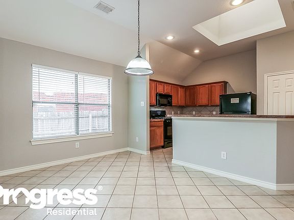 4th image of 1537 Kingfisher Dr
