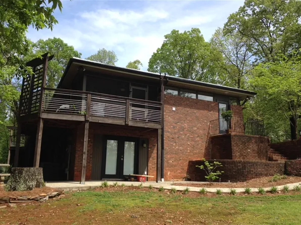 250 Phillips Trl, Greenville, SC 29609