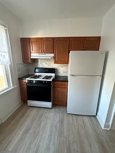 103 E Pleasant Ave Photo 1