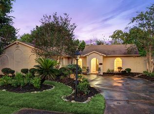 10919 Albury Dr, Houston, TX 77096