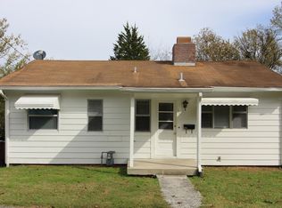 105 Thornton Rd, Oak Ridge, TN 37830