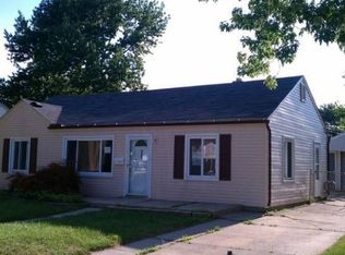 26235 Arlington St, Roseville, MI 48066