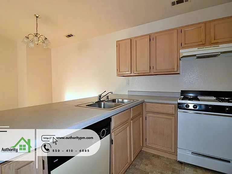 1549 Bruce Dr #B — Photo 13