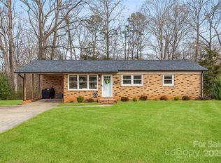 2104 Hollandale Dr, Gastonia, NC 28054