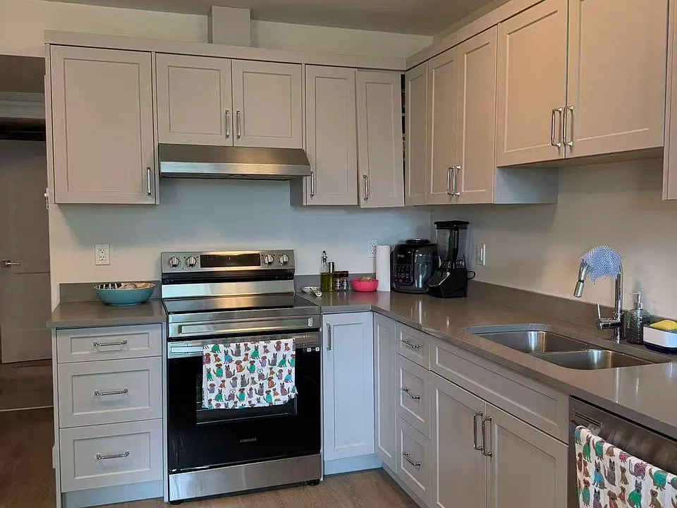 2000 Phillips Pl