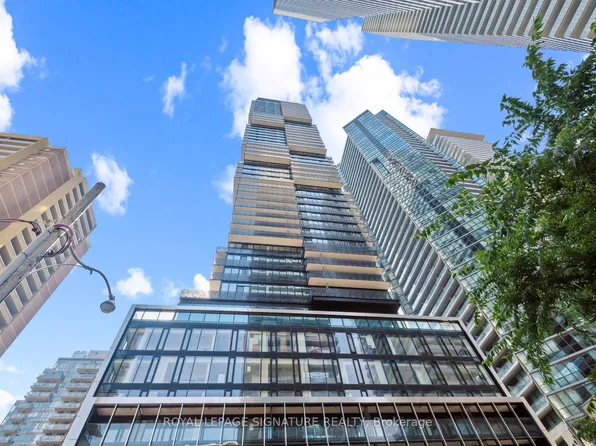 55 Charles St E #3703, Toronto, ON M4Y 0J1