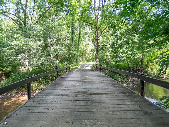 3rd image of 7303 W Division Rd