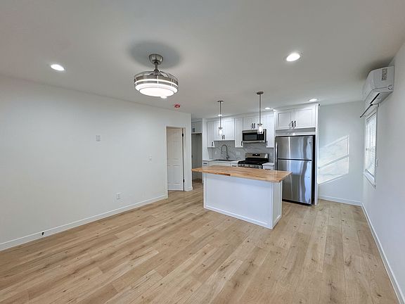 3rd image of 316 S Santa Anita Ave #316