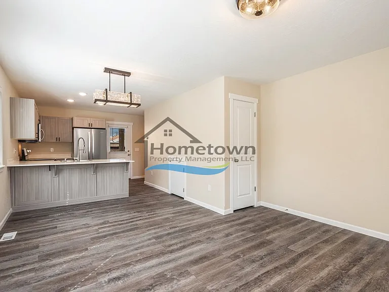 705 E Alaina Ave — Photo 12
