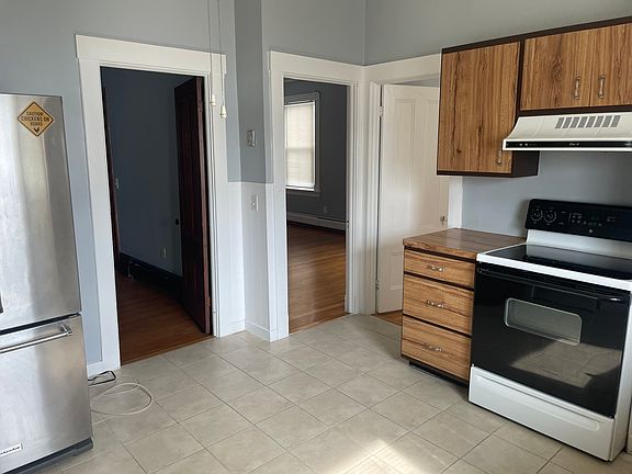 3rd image of 2396 Riverside Ave #2